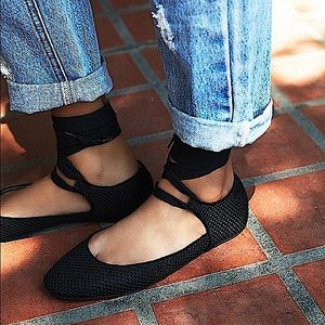 FREE PEOPLE BALLET FLAT W/ ANKLE WRAP TIE BLACK
